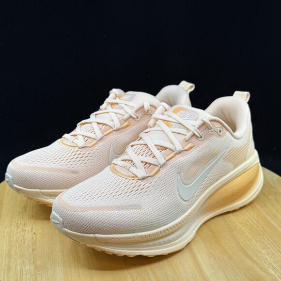 Nike Vomero 18 Guava Ice Orange Chalk Sail HM6804-800 Women Size 9 Sneakers - Picture 2 of 10